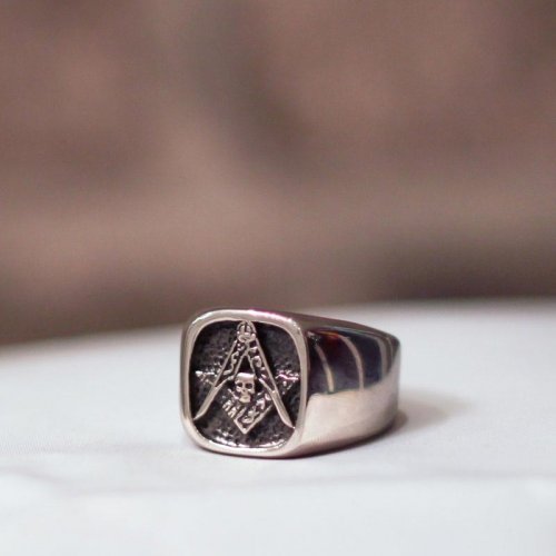 Memento mori deals masonic ring